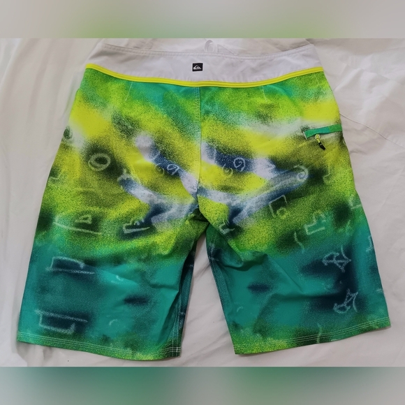 Quicksilver Board Shorts 34 Neon Pocket Surf Trunks Green Blue Beach Lake - Picture 2 of 11